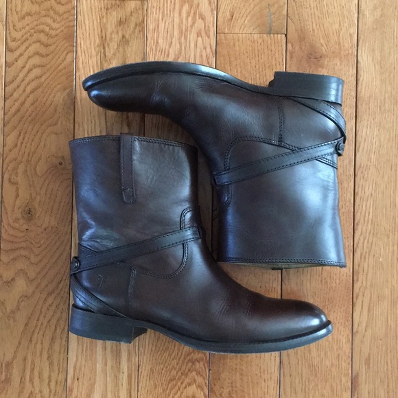 Frye Shoes - Frye Lindsay Plate short boot, 7. Worn 4 times!